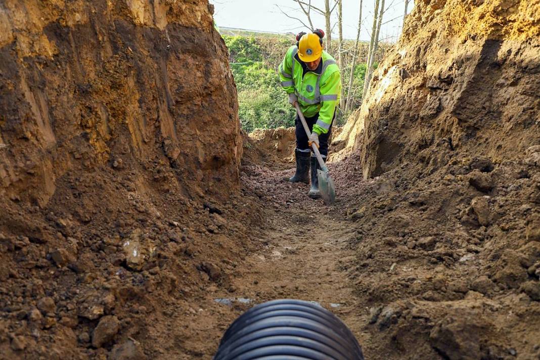 19,5 kilometrelik metrobüs hattında altyapı yenileniyor! Sakarya'da metrobüs projesinde sona doğru... 3